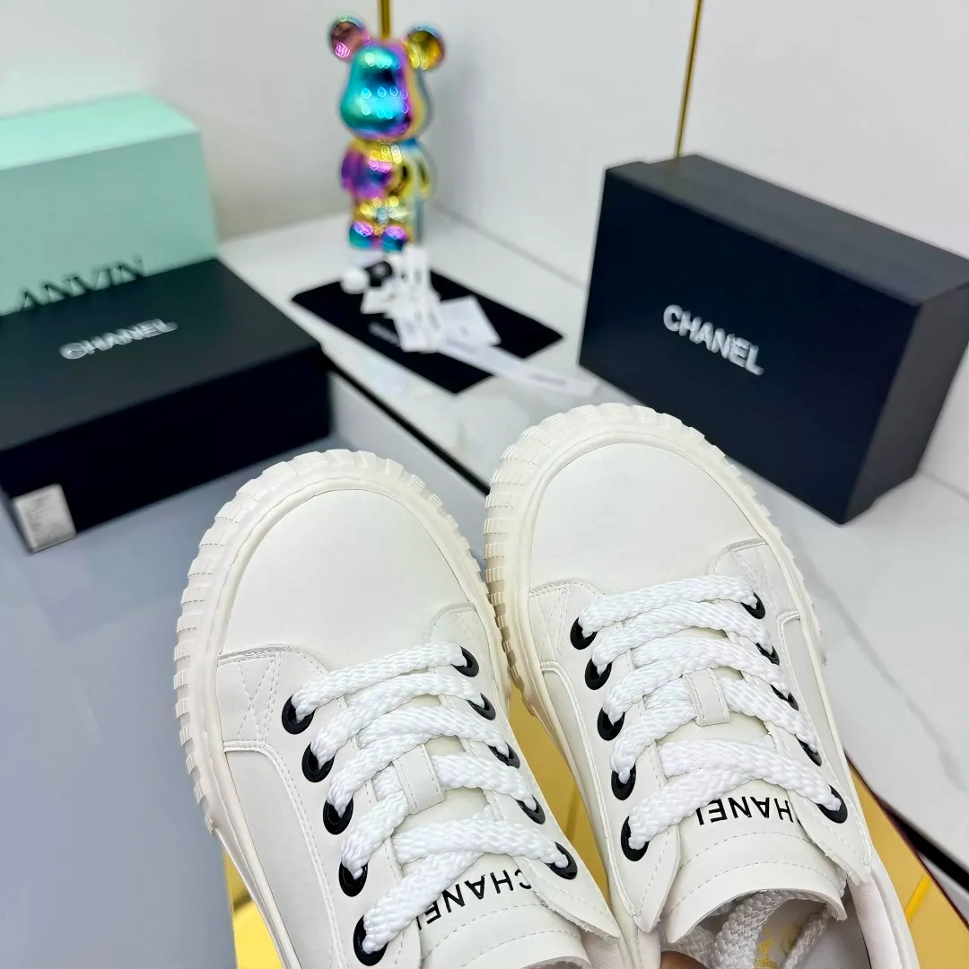 👟👟Ex-factory price 640👟👟 Chanel bread shoes ~ original calfskin panda shoes Chanel 25C latest hot style panda black and white sports shoes casual sneakers Xiaoxiang hot item classic black and white panda color coco girls must pay Fabric: original custom mixed sheepskin lining: original imported breathable mesh lining outsole: Original molded rubber + TPU combination Size: Women's 35-41